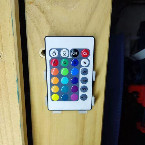 Karşı taban deliği ile RGB Şerit Uzak Tutucu – 5127241