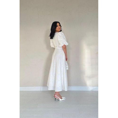 Ekru Göğüs Kup Detaylı Kemerli Brode Elbise