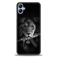 Samsung Galaxy A04E Kılıf HD Baskılı Kılıf - Tüfek ve Aslan + Tam Ekran Koruyucu