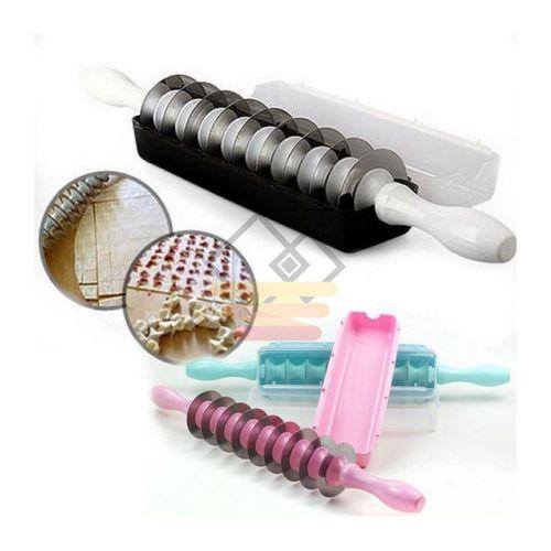 Pratik 9 Bıçaklı Mantı Kesme Merdanesi