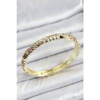 Mineli Pirinç Gold Renk Pembe Çiçek Desen Motifli Kadın Kelepçe