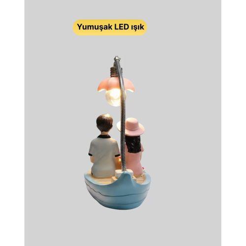 Romantik Sandal Üzerinde Çift Figürü Led Gece Lambası Masa Dekoru