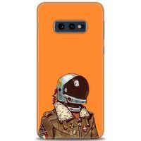 Samsung Galaxy S10E Kılıf HD Baskılı Kılıf - Turuncu Astronot + Tam Ekran Koruyucu
