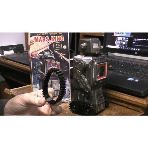 1960'lar Mars Kral Robotu için Paletler (Bu ürün Sadece Plastik parçadır - Almadan Önce Soru Sorabilirsiniz)