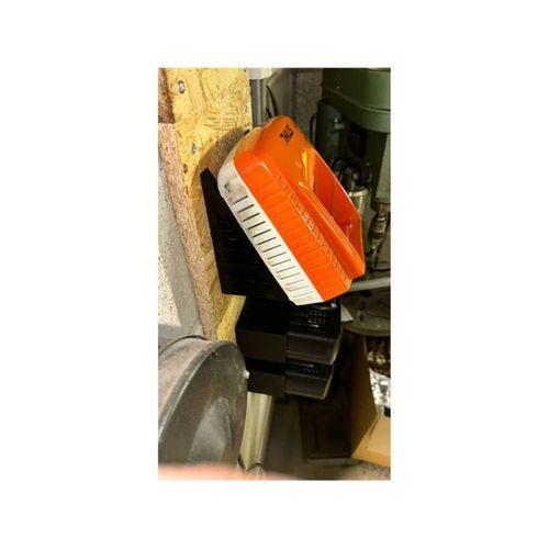 Stihl AL300 Pil Şarj Cihazı Duvar Montajı (Bu ürün Sadece Plastik parçadır - Almadan Önce Soru Sorabilirsiniz)