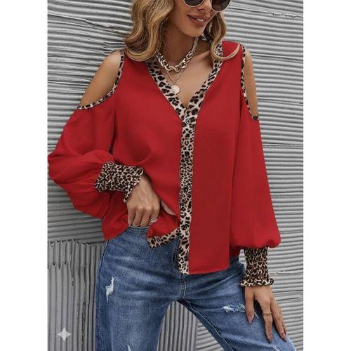 Kadın Omuzlardan Açık Yakalı önden Düğmeli Leopar Detaylı Sandy Bluz
