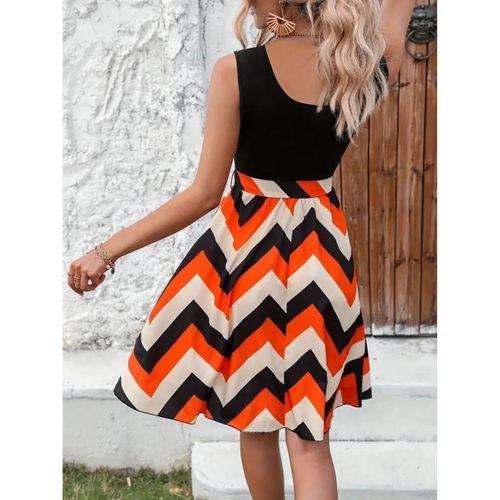 Kadın Askılı Yuvarlak Yakalı Belden Kuşaklı Zikzak Desenli Süprem Elbise