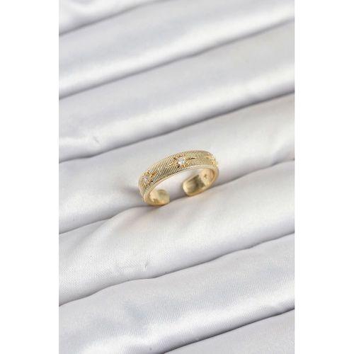 Pirinç Gold Renk Zirkon Taşlı Kutup Yıldızı Model Kadın Yüzük