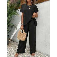 Kadın Kısa Kollu Bisiklet Yaka Asimetrik Kesim Detaylı Bürümcük Bluz Ve Pantolon Ikili Takım