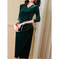 Kadın Uzun Kollu Kruvaze Yakalı Yandan Büzgülü önden çapraz Detaylı Midi Kadife Elbise