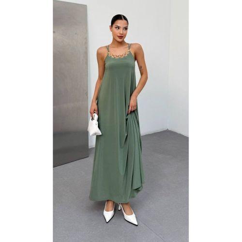 Kadın Omuz Askılı Kuş Gözü Zincir Detay Sandy Kumaş Maxi Boy Elbise