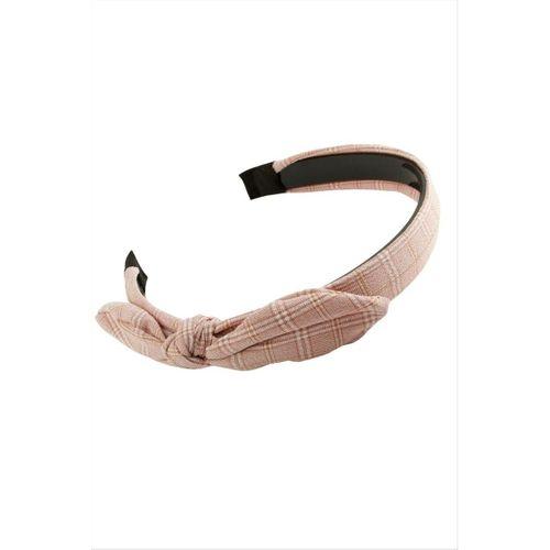 Kare Desenli Fiyong Taç