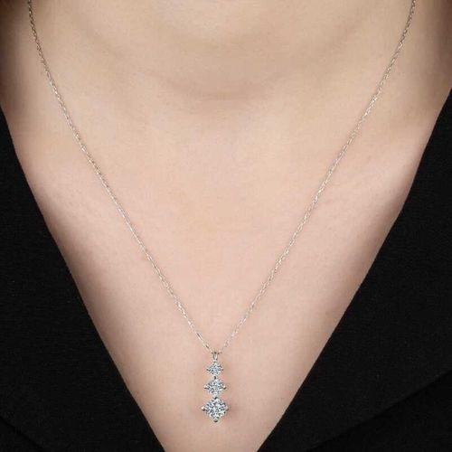 Swarovski Taşlı Lucky Life 925 Ayar Gumuss  Üçtaş Tektaş Bayan Kolye