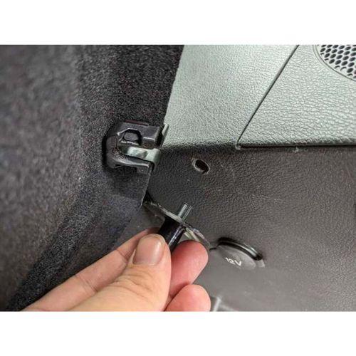 Ford Tourneo Courier 2014 2023 Şapka Rafı Menteşe Çivisi (Bu ürün Sadece Plastik parçadır - Almadan Önce Soru Sorabilirsiniz)