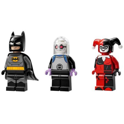 DC Batman: Batmobile ile Batman, Harley Quinn ve Mr. Freeze’e Karşı 76274