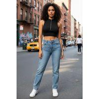 Kadın Siyah Modern Kesim Yarım Fermuarlı Crop Top