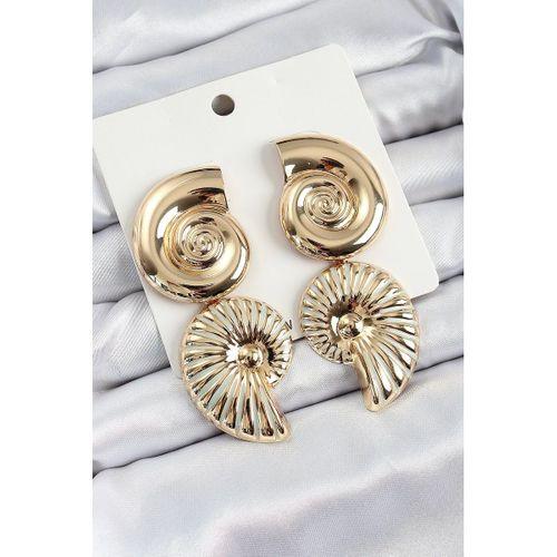 Pirinç Sarmal Sallantılı Deniz Kabuğu Vintage Model Gold Renk Küpe