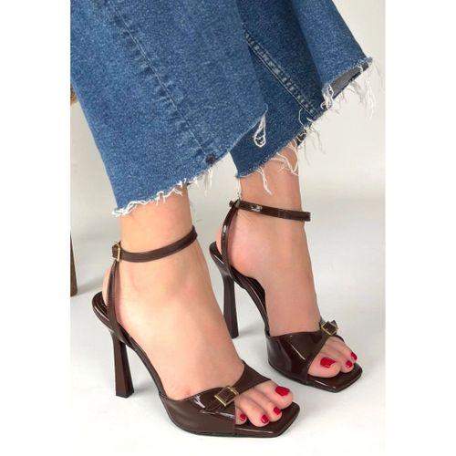 Hoste Kahverengi Rugan Topuklu Bilekten Kemerli Ayakkabı