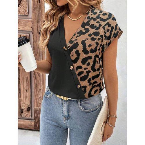 Kadın Kısa Kollu V Yakalı önden Düğmeli Leopar Desen Detaylı Viskon Bluz