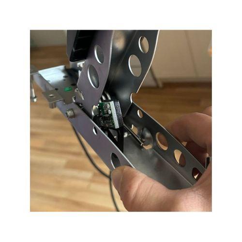 3D baskı Fanatec CSL pedal sensör tutucu (Bu ürün Sadece Plastik parçadır - Almadan Önce Soru Sorabilirsiniz)