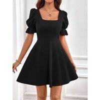 Kadın Kısa Kollu Kare Yakalı Kiloş Ithal Krep Elbise