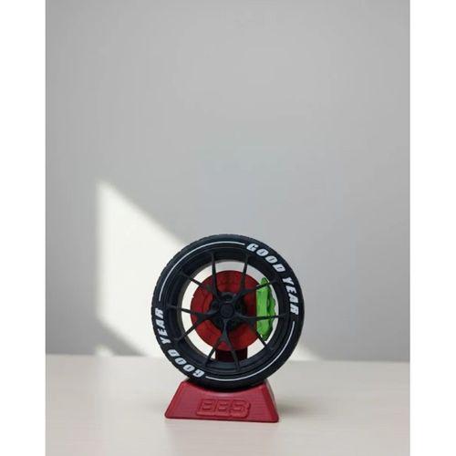 Araba Tutkunlarına Özel Jant Tasarımlı Ofis Masa Dekoru