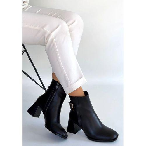 Kanda Siyah Cilt Topuklu Bot