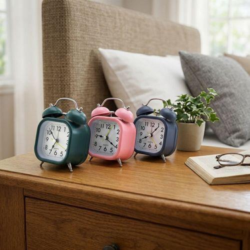 Çift Zilli Metal Kasalı Işıklı Pilli Masa Çalar Saat (8.8 cm)