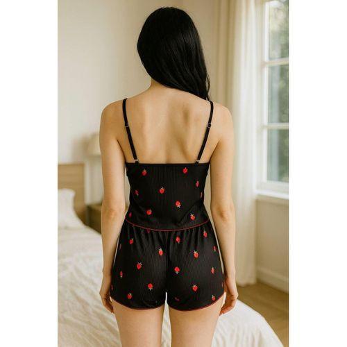 Siyah Üstüne Çilek Desenli Askılı Şortlu Pijama Takımı