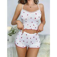 Beyaz Üstüne Çilek Desenli Askılı Şortlu Pijama Takımı