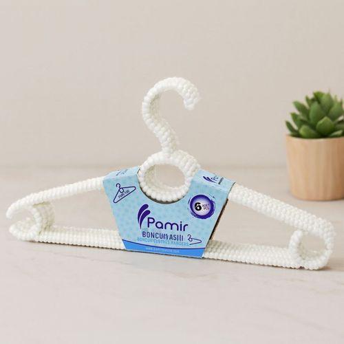 Plastik boncuklu elbise askısı
