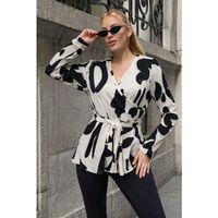 Kadın Uzun Kollu Kruvaze Yakalı Yandan Bağlamalı Kısa Beli Kuşaklı Modal Bluz