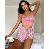 Kadın Pembe Çizgili Desen Askılı Şortlu Pijama Takımı Rahat Şık 2’li Set