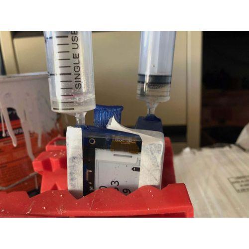 Rüzgar sörfü için karşı dengeli düşük profilli GPS kutusu - 5138252