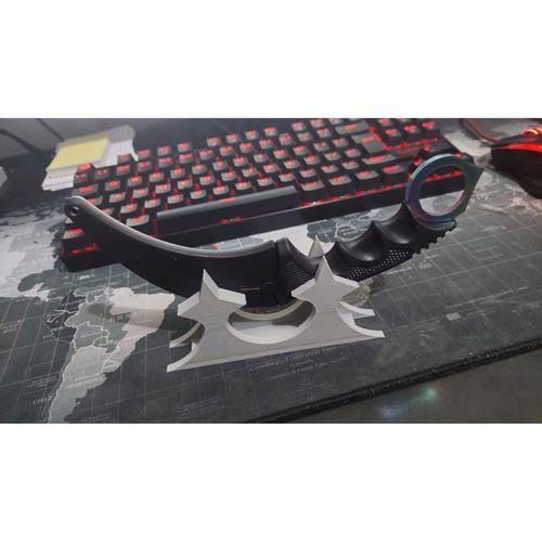 Karambit Standı (Bu ürün Sadece Plastik parçadır - Almadan Önce Soru Sorabilirsiniz)