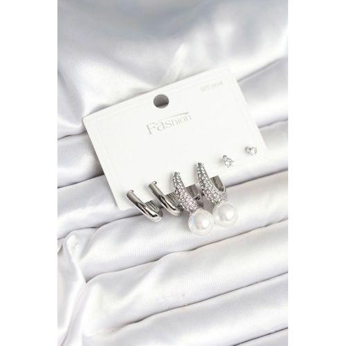 Pirinç Gümüş Renk İncili 925 Ayar Gümüş Çivi Kadın Küpe Seti