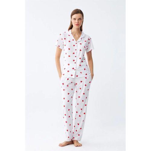 Kadın Beyaz Kırmızı Kalpli Önden Düğmeli Pijama Takımı