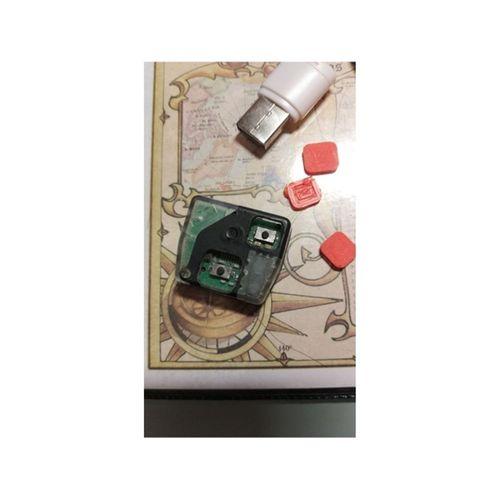 Key_button_for_car_remote_door_opener_3714934