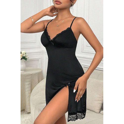 Kadın Siyah Dantelli Fiyonklu Ve Yırtmaçlı Şık Gecelik