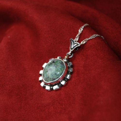 Göksu Gümüş Çerçeve Kadın Zümrüt Kolye