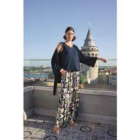 Yaprak Desenli Ve Dantelli 3'lü Pijama Takımı