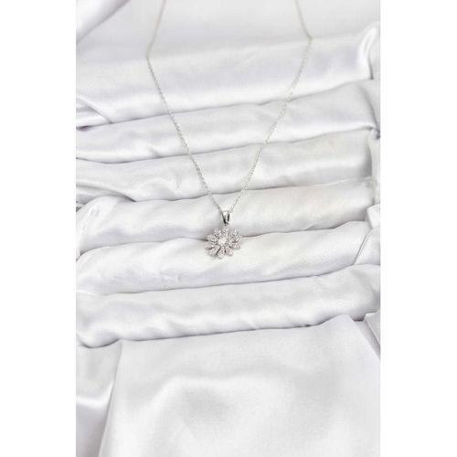 Pirinç Gümüş Renk Çiçek Model Kadın Kolye