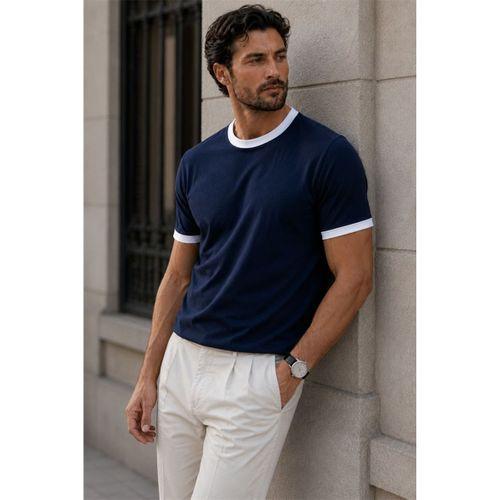 Capra Yaka Kol Biyeli Basic Pamuk Likralı İki İplik Erkek T-Shirt - Lacivert