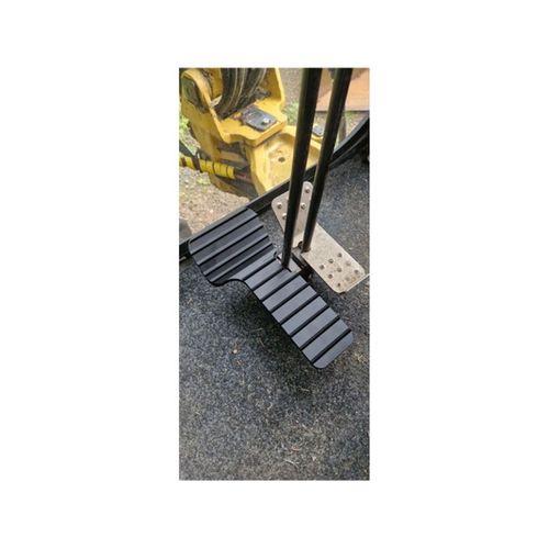 Cat 302.5C Pedal (Bu ürün Sadece Plastik parçadır - Almadan Önce Soru Sorabilirsiniz)