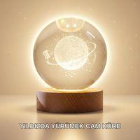 Ahşap Standlı Sarı Işıklı Dekoratif Küre Kız Figürü Tasarım