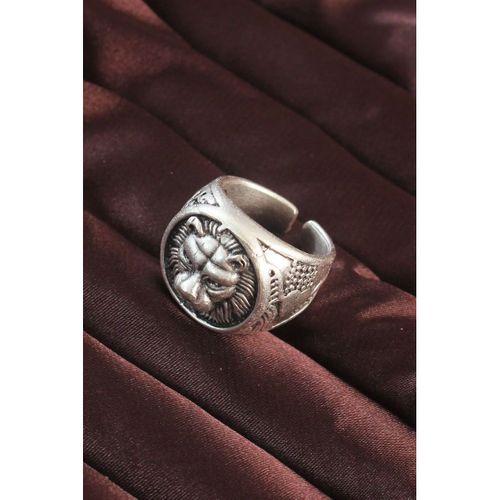 Gümüş Renk Aslan Figürlü Ayarlamalı Erkek Yüzük