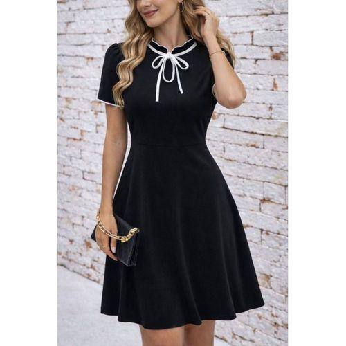 Kadın Kısa Kollu Yakadan Bağcıklı Ve Fırfırlı Midi Janjan Krep Elbise