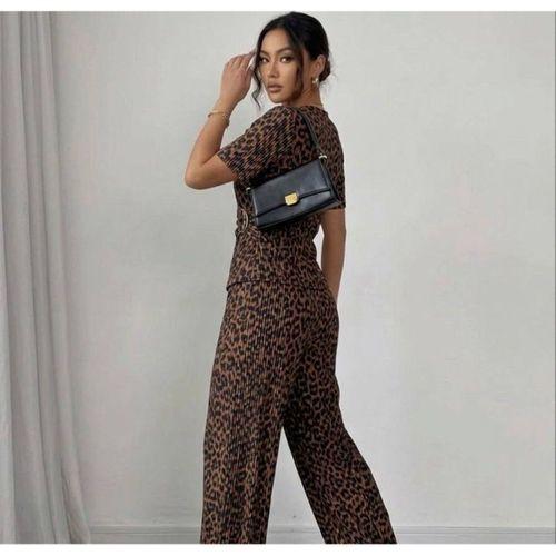 Kadın Toka Detaylı Kruvaze Takım