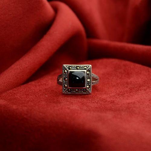 Oltu Taşı Kaşlı Kare Model Kadın Yüzük