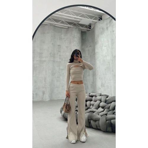 Kadın Uzun Kollu Pencere Detay Göğüs Dekolteli Bluz Ve Bol Paça Pantolon Ikili Takim